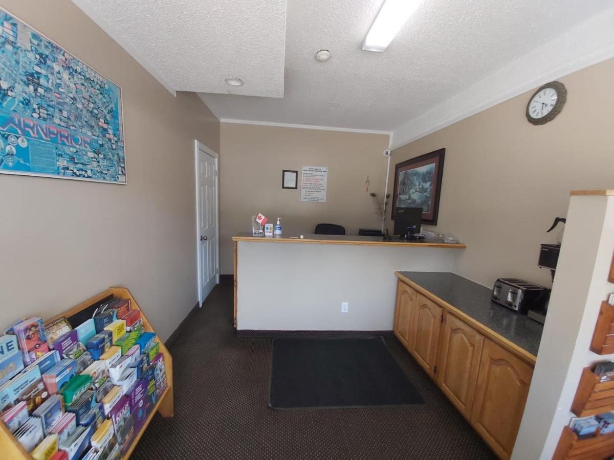 Arnprior Motor Inn Exterior photo