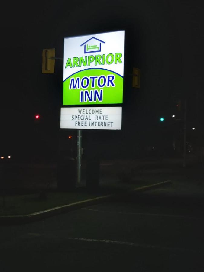 Arnprior Motor Inn Exterior photo