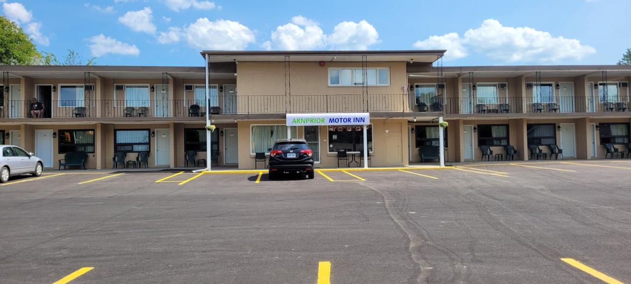 Arnprior Motor Inn Exterior photo
