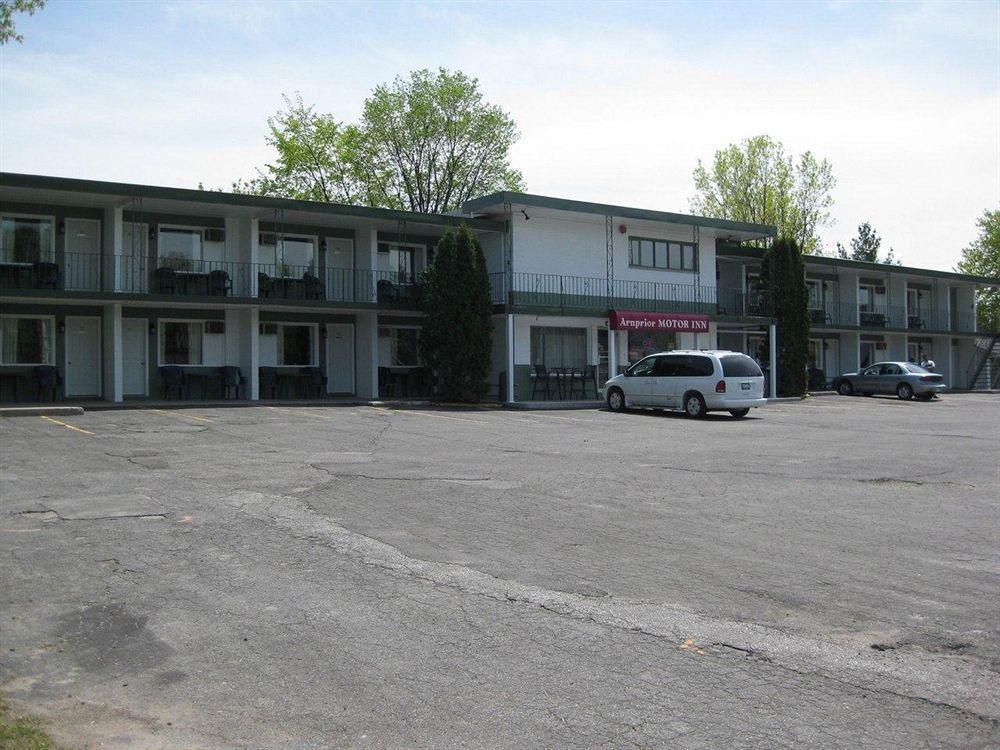 Arnprior Motor Inn Exterior photo
