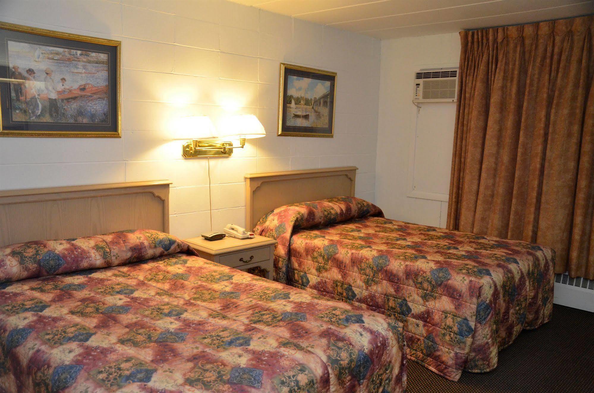 Arnprior Motor Inn Exterior photo